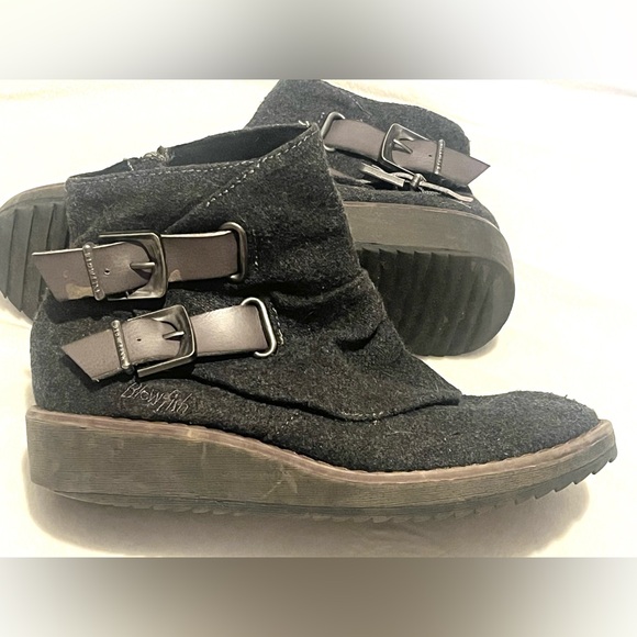 Blowfish Dark Gray Ankle Boots with Zipper and Buckle Detail Women’s Size 6 - Picture 3 of 12